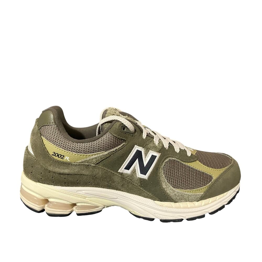 New Balance Men’s Size 12 2002r Running Shoes Green New in Box